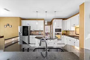 7423 Bradford Pear Dr, Irving, TX 75063 - Photo 10