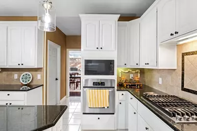 7423 Bradford Pear Drive, Irving, TX 75063 - Photo 12