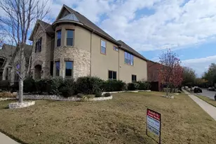 8706 Lohr Valley Rd, Irving, TX 75063 - Photo 2