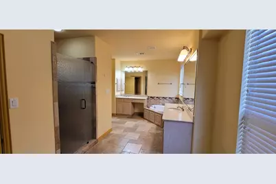 8706 Lohr Valley Road, Irving, TX 75063 - Photo 8