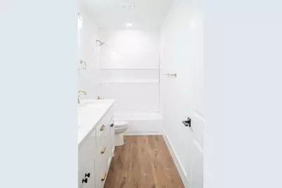 907 E 10th Street, Bonham, TX 75418 - Photo 16