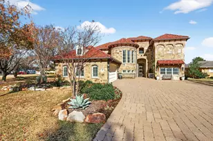 600 Kiowa Dr E, Lake Kiowa, TX 76240 - Photo 2