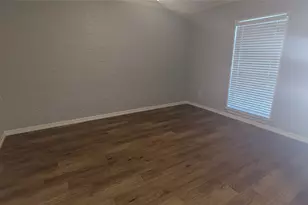 3 E Townhouse Ln, Grand Prairie, TX 75052 - Photo 4