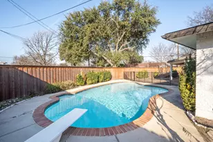 8715 Kingspoint Dr, Dallas, TX 75238 - Photo 34