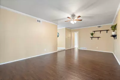 8715 Kingspoint Drive, Dallas, TX 75238 - Photo 6