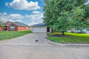 3704 Staghorn Cir N, Fort Worth, TX 76137 - Photo 2