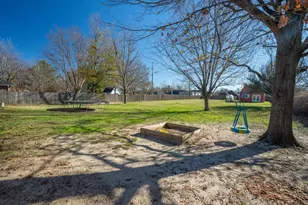 1311 Tiffany Ln, Commerce, TX 75428 - Photo 36