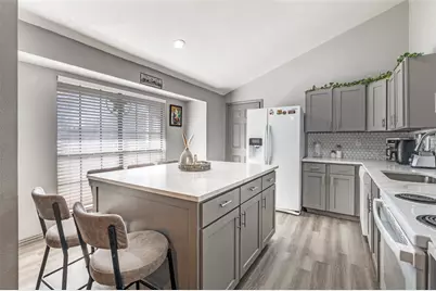 7021 Newberry Court E, Fort Worth, TX 76120 - Photo 4