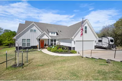 116 Lindsey Lane, Runaway Bay, TX 76426 - Photo 2