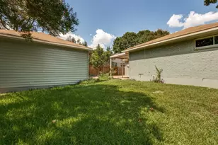 10436 Royalwood Dr, Dallas, TX 75238 - Photo 18