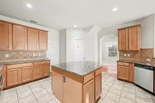 4902 Spring Lake Pkwy, Mansfield, TX 76063 - Photo 10