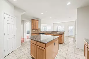 4902 Spring Lake Pkwy, Mansfield, TX 76063 - Photo 12