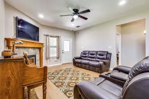 402 E Main St, Tioga, TX 76271 - Photo 10