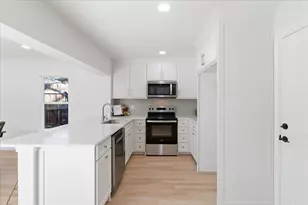 158 Centennial Dr, Lewisville, TX 75067 - Photo 8