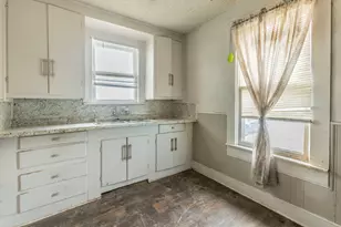 316 E Warren St, Hewitt, TX 76643 - Photo 6