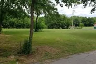 1418 Marshall St, Greenville, TX 75401 - Photo 1
