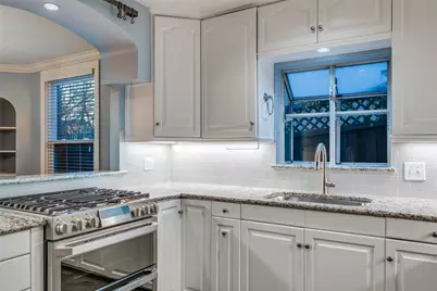 818 Valencia Street, Dallas, TX 75223 - Photo 20