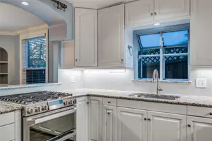 818 Valencia St, Dallas, TX 75223 - Photo 20