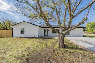 207 N Hickory St, Venus, TX 76084 - Photo 2