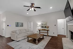 1005 Caleb St, Burleson, TX 76028 - Photo 6