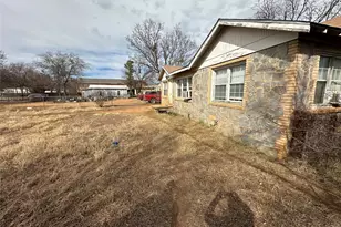 1809 9th St, Brownwood, TX 76801 - Photo 16