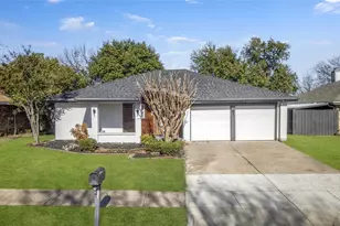 403 Kalmia Dr, Arlington, TX 76018 - Photo 2