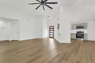 403 Kalmia Dr, Arlington, TX 76018 - Photo 8