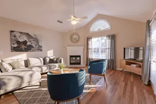 1023 Bridges Dr, Arlington, TX 76012 - Photo 12