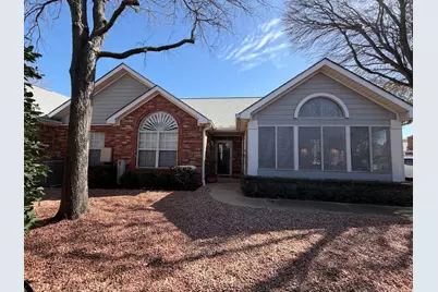 1023 Bridges Drive, Arlington, TX 76012 - Photo 4