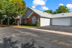 1023 Bridges Dr, Arlington, TX 76012 - Photo 6