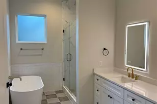 1629 E Tucker St, Fort Worth, TX 76104 - Photo 16