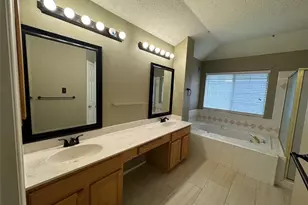 5420 Cold Springs Dr, Arlington, TX 76017 - Photo 10