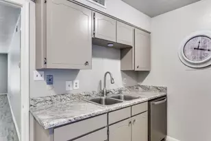 4022 Ridglea Country Club Dr, Fort Worth, TX 76126 - Photo 14