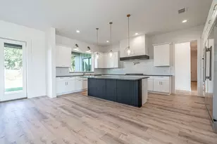 554 Helena Dr, Granbury, TX 76048 - Photo 12