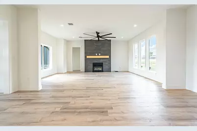 554 Helena Drive, Granbury, TX 76048 - Photo 16