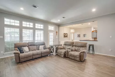 803 Williamsburg Drive, Ennis, TX 75119 - Photo 8