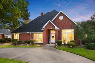 803 Williamsburg Dr, Ennis, TX 75119 - Photo 1