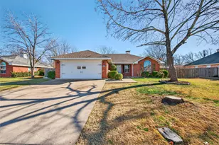 905 Calder St, Howe, TX 75459 - Photo 2