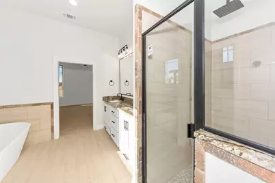 801 Holiday Hills Drive, Mineral Wells, TX 76067 - Photo 18