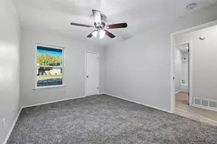 2742 E Pepperidge Dr, Lancaster, TX 75134 - Photo 20