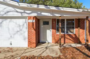 1204 Crestview Dr, Hurst, TX 76053 - Photo 4