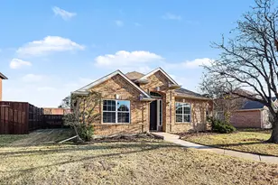 3848 Harrison Dr, Carrollton, TX 75010 - Photo 2