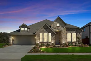 208 Oakcrest Dr, Justin, TX 76247 - Photo 2