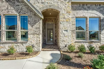 208 Oakcrest Drive, Justin, TX 76247 - Photo 4