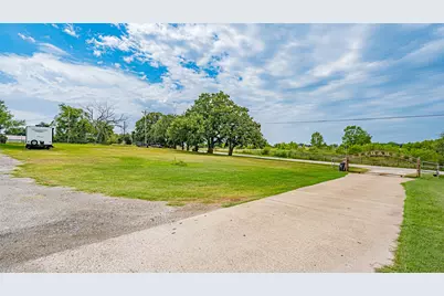 4515 E Renfro Street, Alvarado, TX 76009 - Photo 4