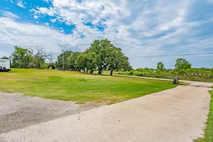 4515 E Renfro St, Alvarado, TX 76009 - Photo 4