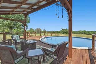 643 Co Rd 2992, Windom, TX 75492 - Photo 16