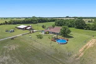 643 Co Rd 2992, Windom, TX 75492 - Photo 12