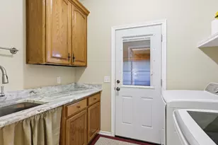 643 Co Rd 2992, Windom, TX 75492 - Photo 24