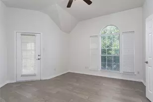 2410 Honey Dr, Arlington, TX 76001 - Photo 34